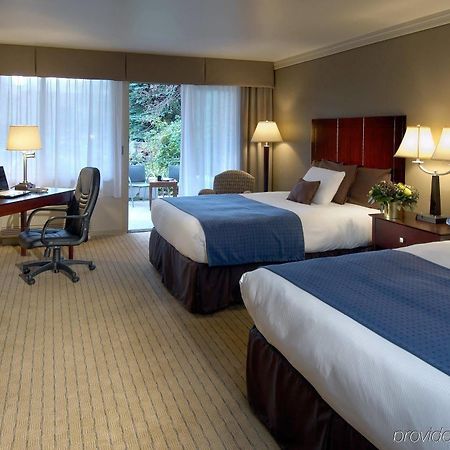 Nichols Village Hotel And Spa Clarks Summit Exterior foto