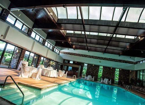 Nichols Village Hotel And Spa Clarks Summit Exterior foto