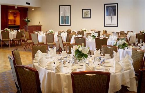 Nichols Village Hotel And Spa Clarks Summit Exterior foto