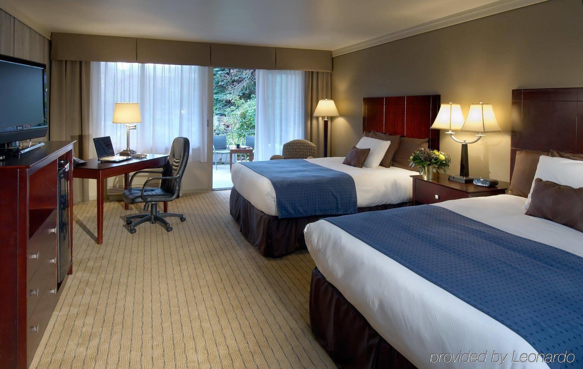 Nichols Village Hotel And Spa Clarks Summit Exterior foto